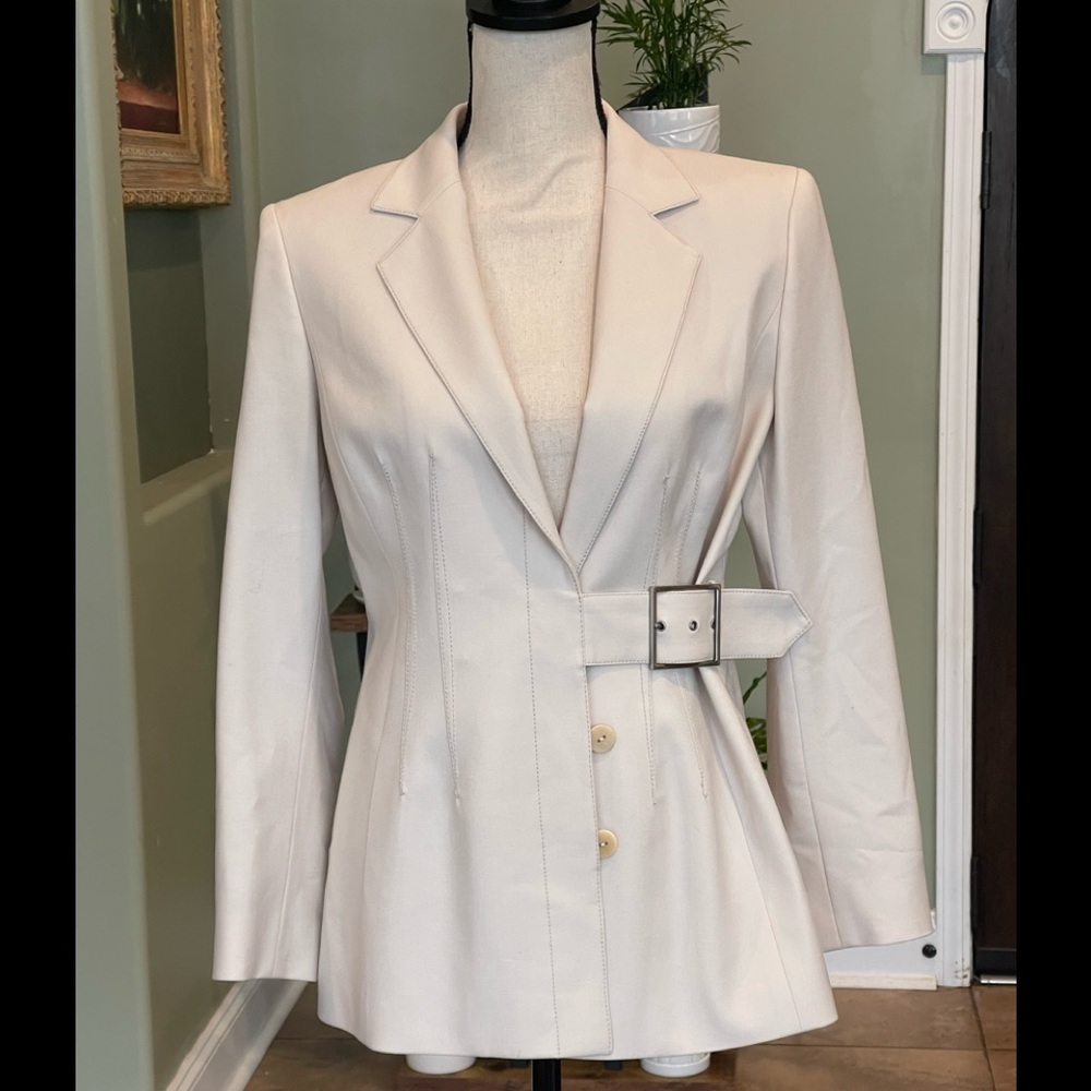 Size 6P Worth Gorgeous Blazer. Like New.